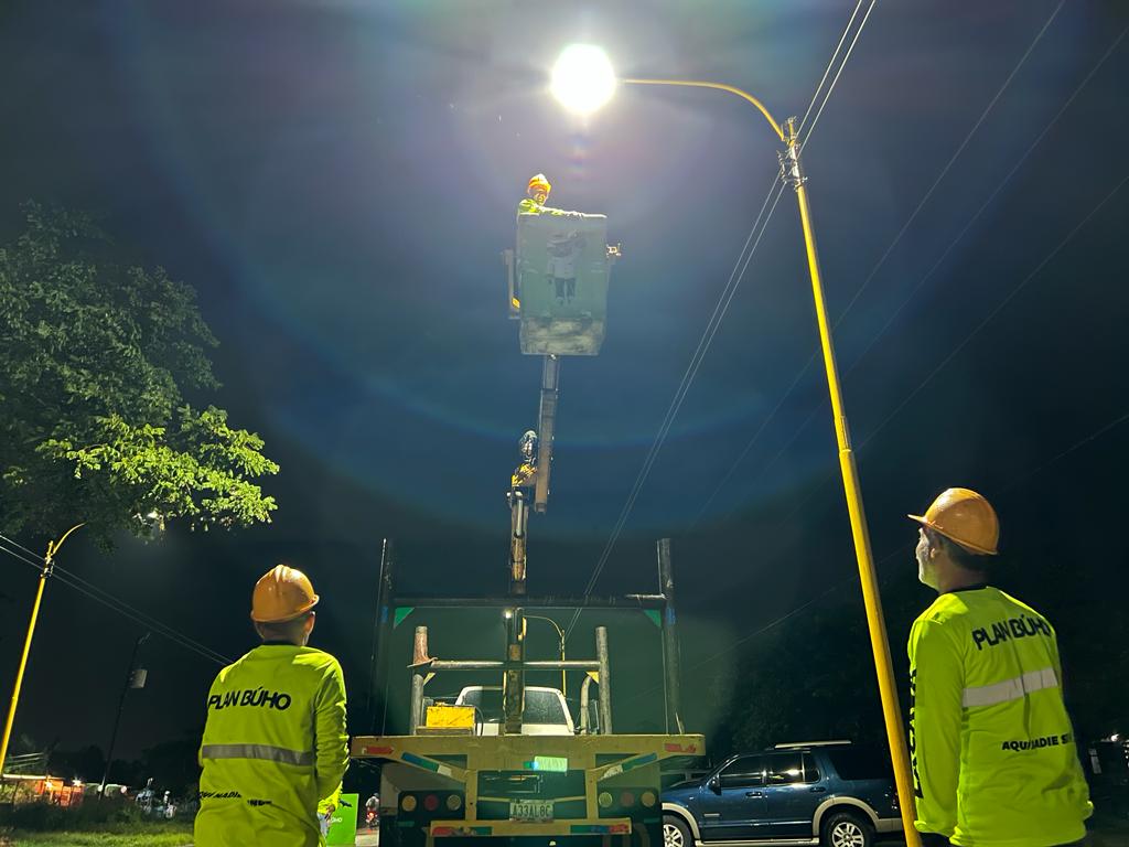 Culminación de trabajos de iluminación desde la Recta de Majagual hasta Paseo las Industrias en Rafael Urdaneta