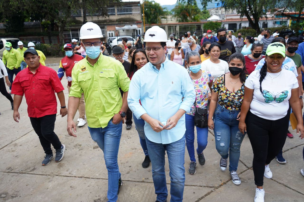 Supervisión de trabajos de rehabilitación integral de la plaza “Arturo Michelena” de Valencia