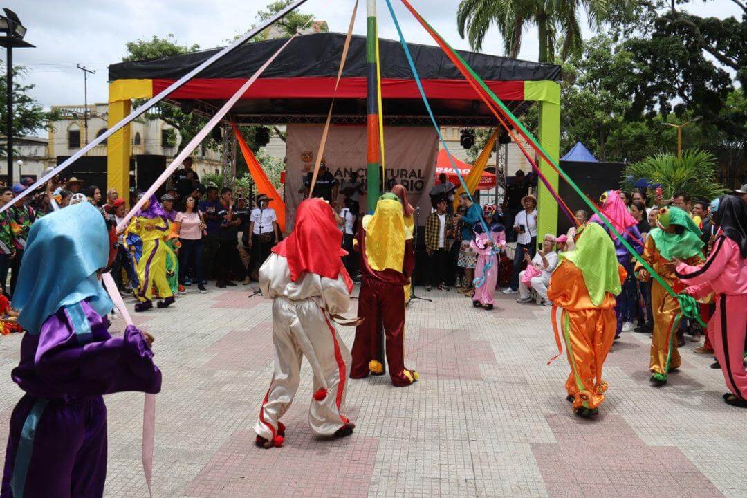 Representación de expresión cultural baile del Tamunangue