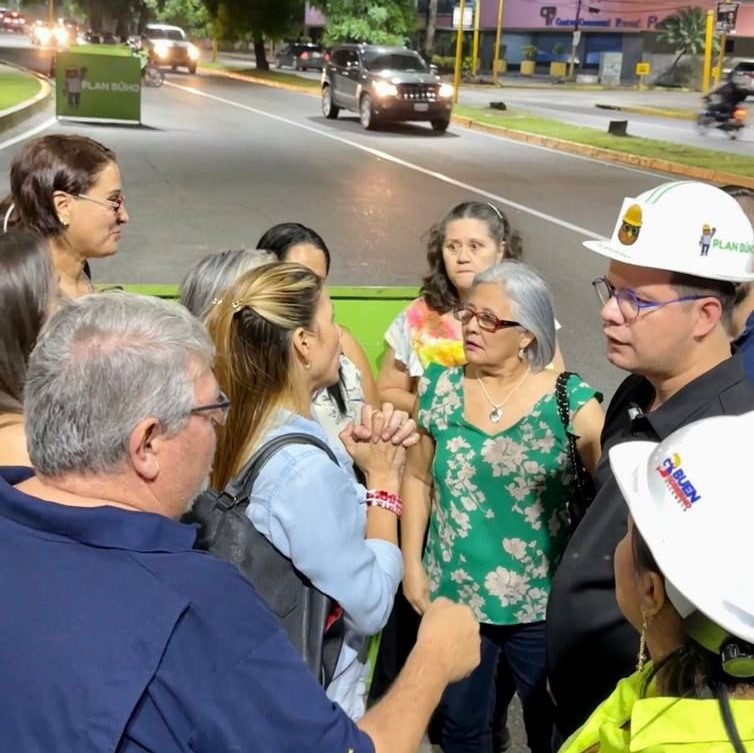 El alcalde de Valencia, Julio Fuenmayor, supervisó los trabajos de iluminación que se ejecutan desde la avenida San José de Tarbes hasta el distribuidor El Trigal de la parroquia San José del municipio.