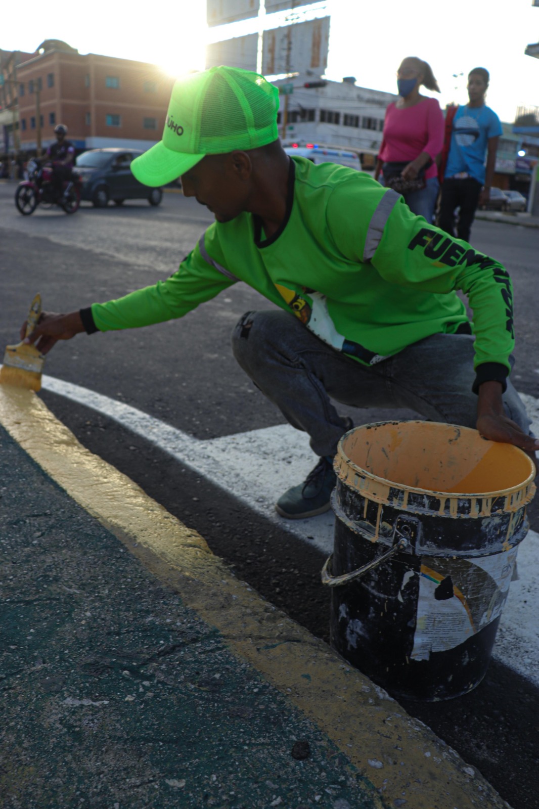 Alcalde Fuenmayor inspeccionó trabajos de demarcación vial en la avenida Lara de Valencia