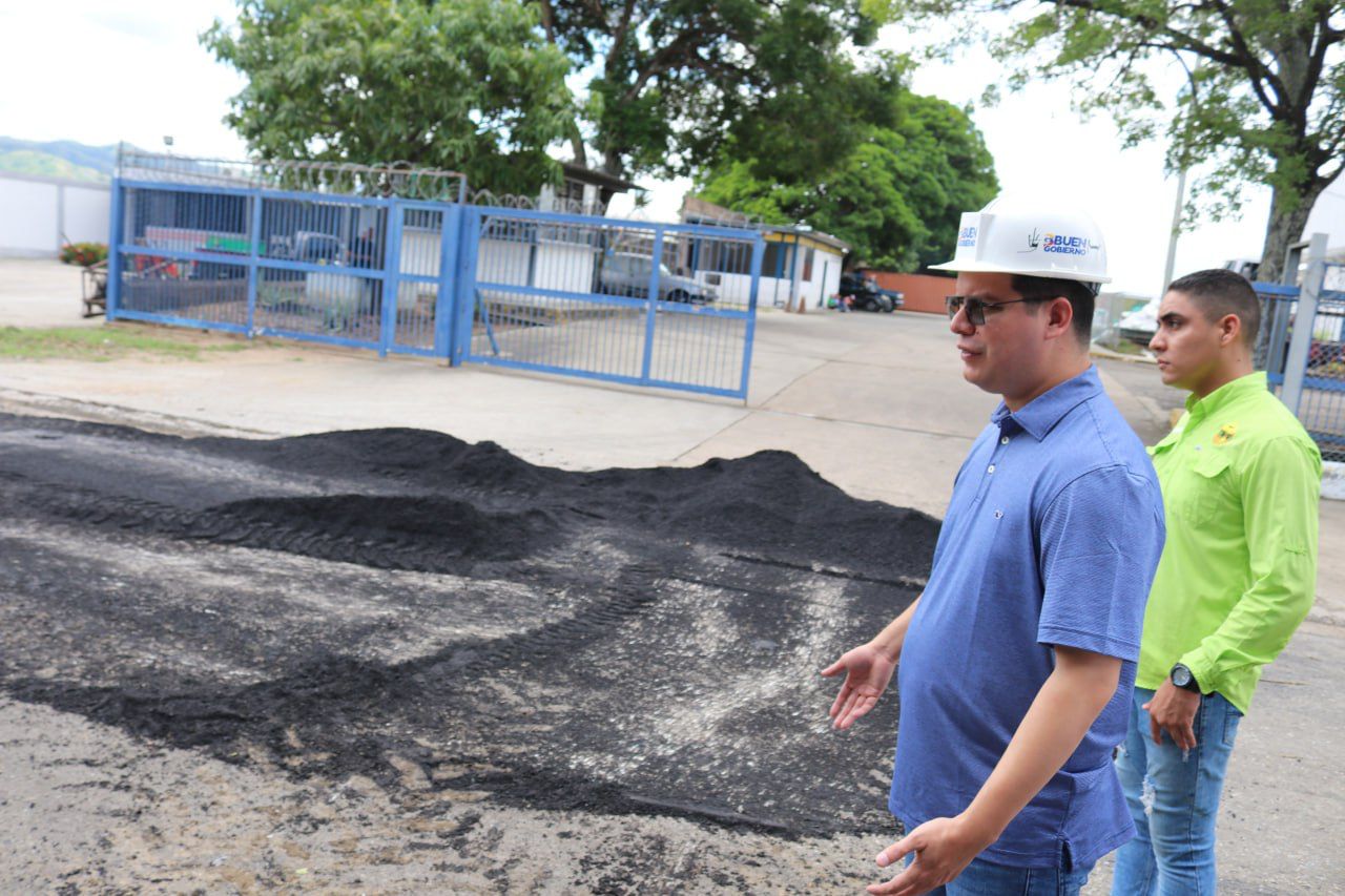 Alcalde Fuenmayor supervisó los trabajos finales de recuperación vial frente a la empresa Cargill en la zona industrial La Quizanda