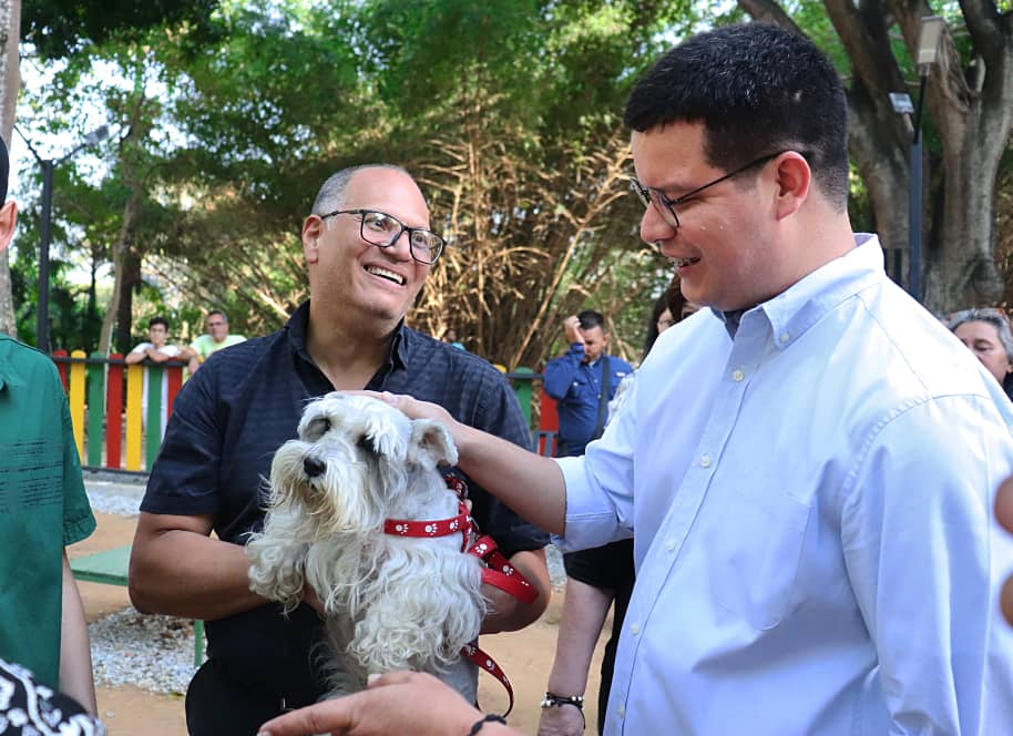 Inauguración de Parque para Mascotas en la urbanización Prebo de Valencia