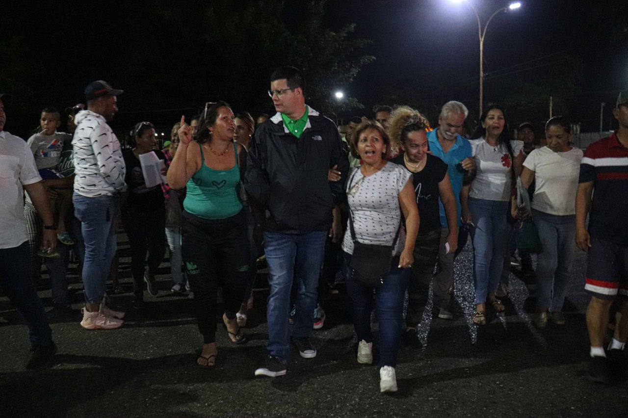 Inspección de trabajos de recuperación integral en la comunidad Bella Florida
