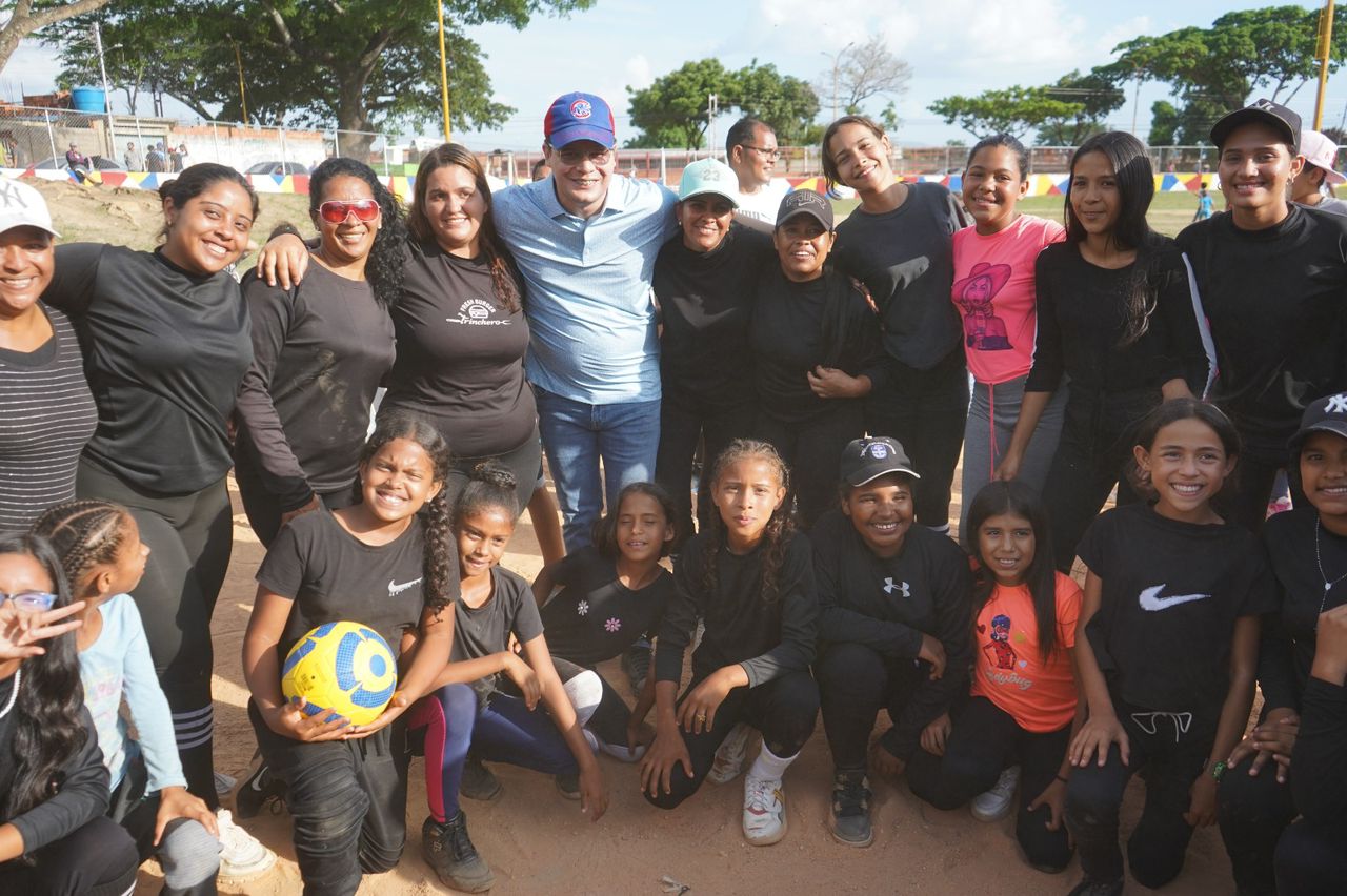 Alcalde Fuenmayor reinauguró Campo de Béisbol “Antonio Díaz” de Trapichito en Valencia